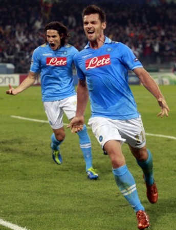 国的足球对 国的足球对